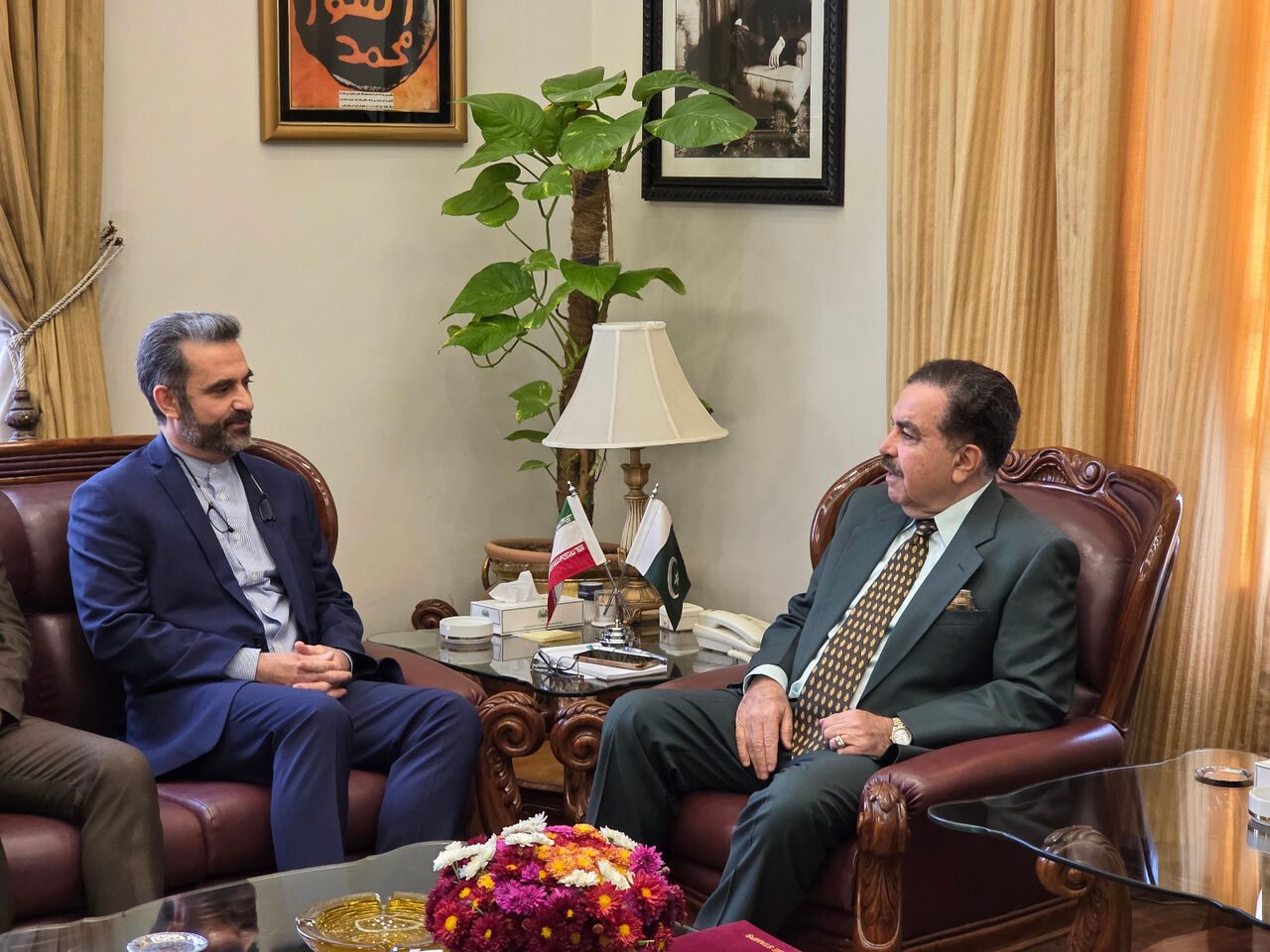 سرکنسول ایران خواستار اهتمام پاکستان در رفع مشکل تردد کامیون‌های ایرانی شد